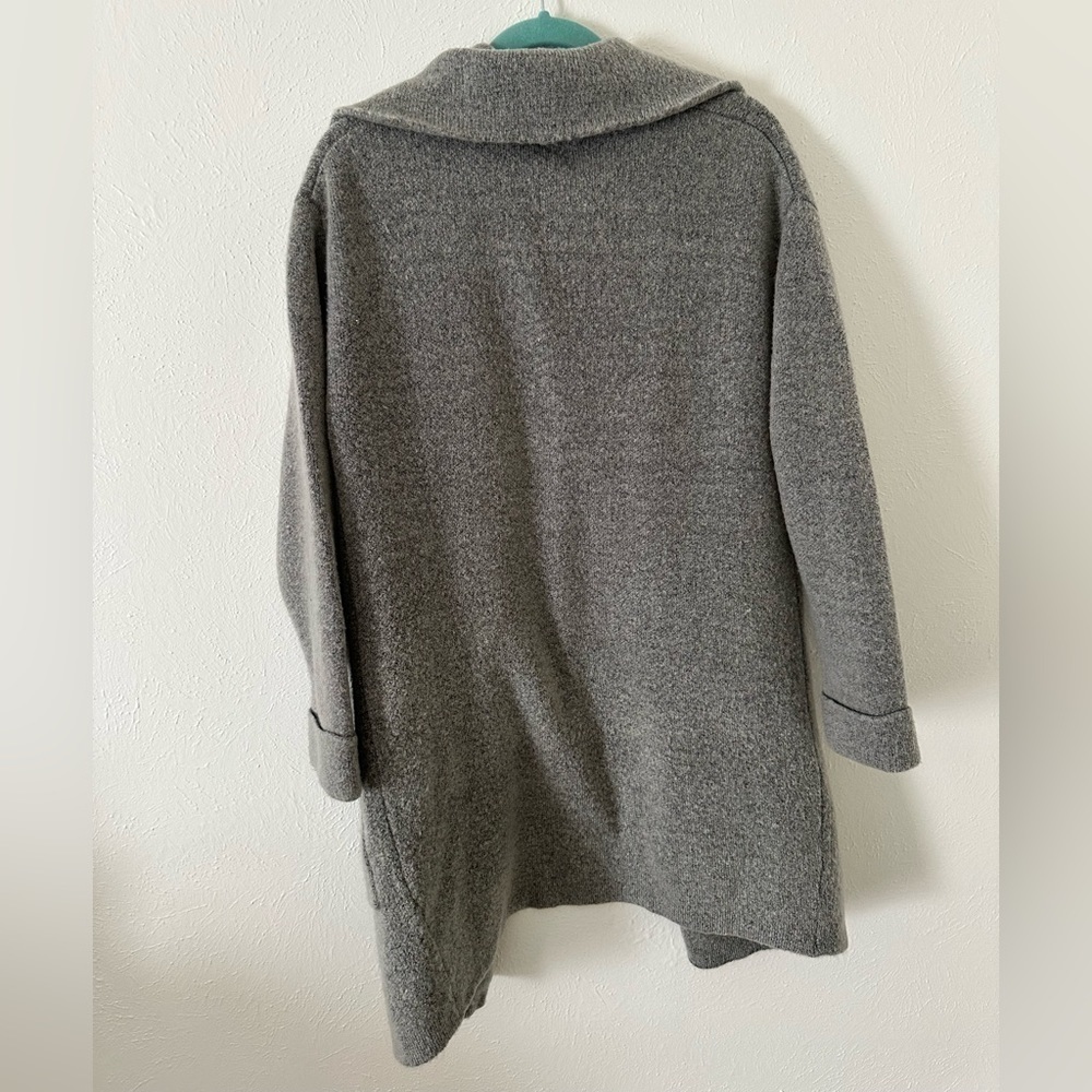 🌟SALE🌟 Lush gray oversized cardigan size medium​​​​ - Picture 2 of 9